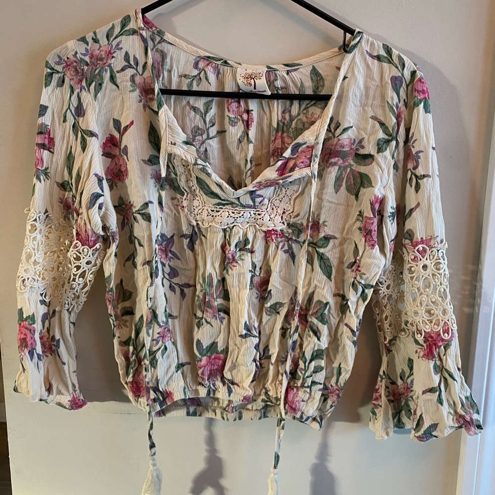 boho chic, ling sleeve flowy shirt